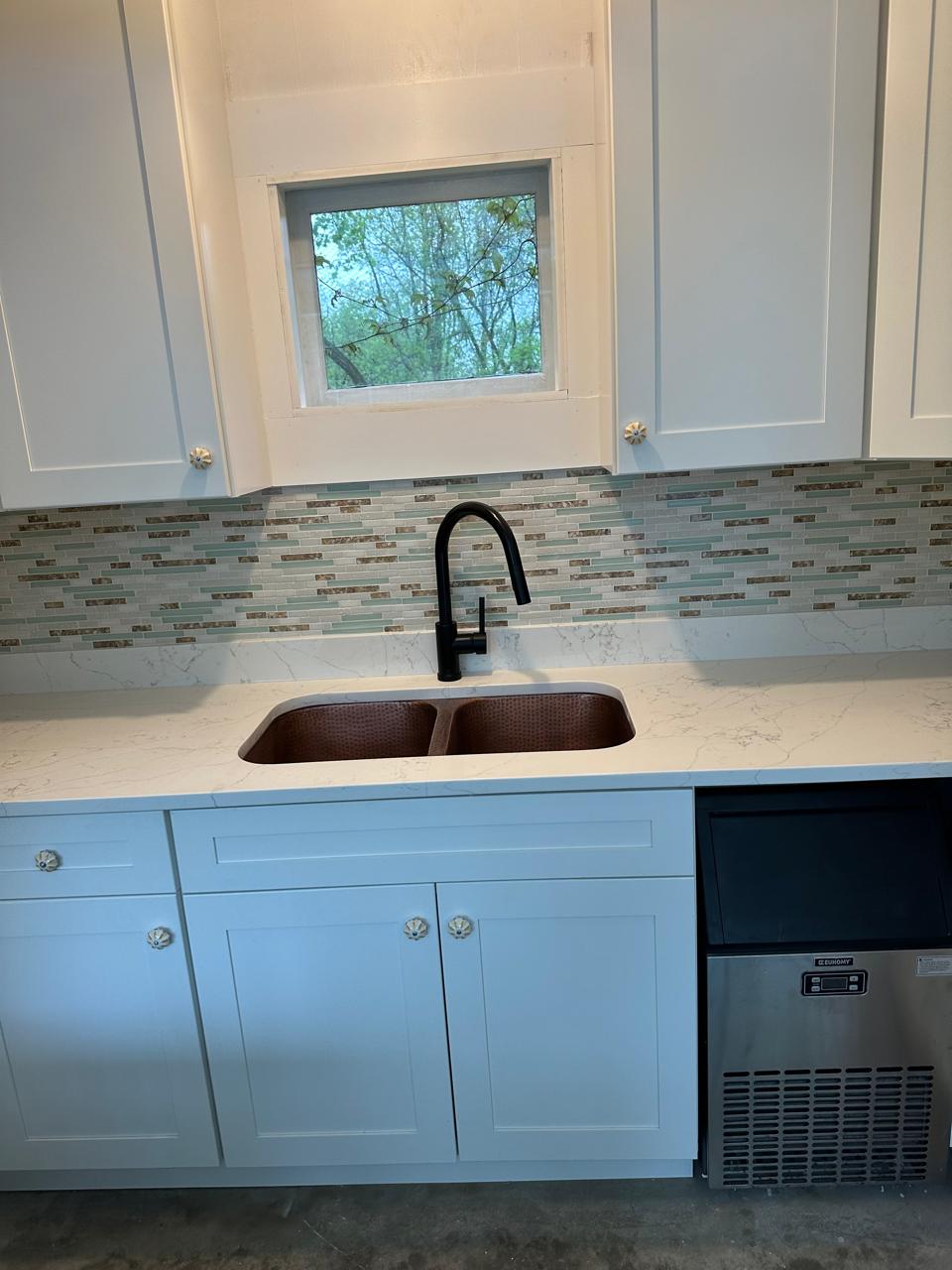 Kitchenette - Image 11