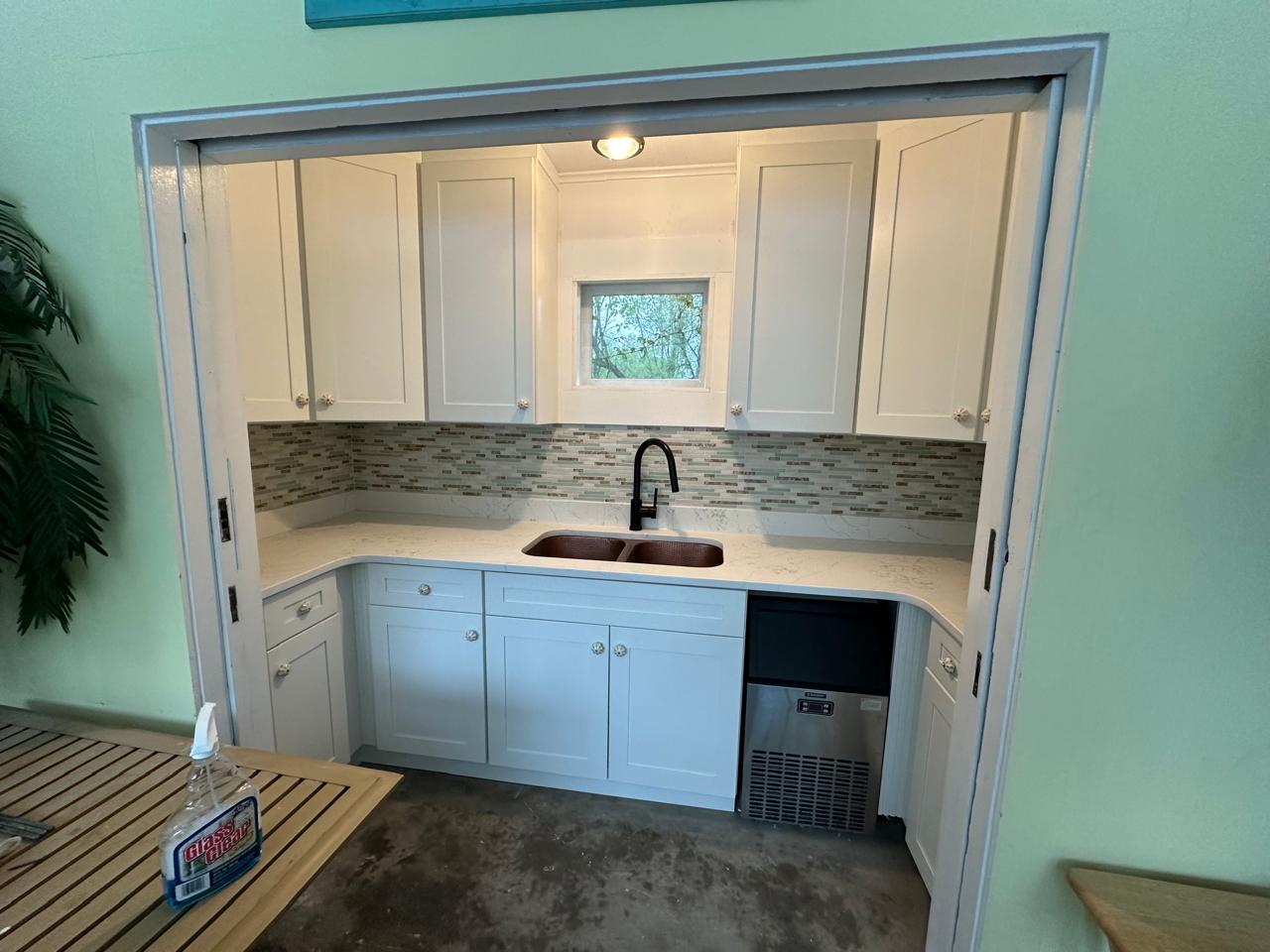 Kitchenette - Image 6