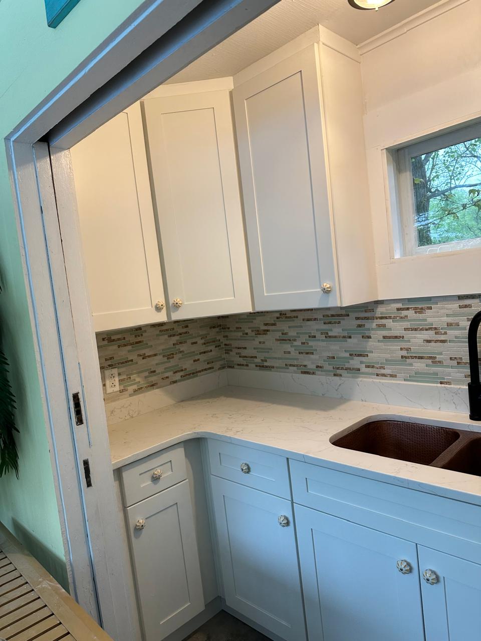 Kitchenette - Image 7